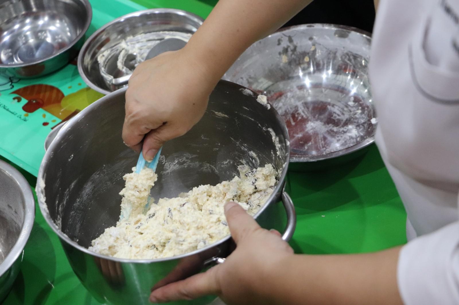 33. ครงการอบรมเชิงปฏิบัติการอาชีพที่ 2 อาชีพทำคุกกี้ข้าวโอ๊ต