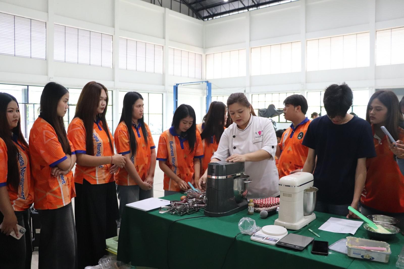 35. ครงการอบรมเชิงปฏิบัติการอาชีพที่ 2 อาชีพทำคุกกี้ข้าวโอ๊ต