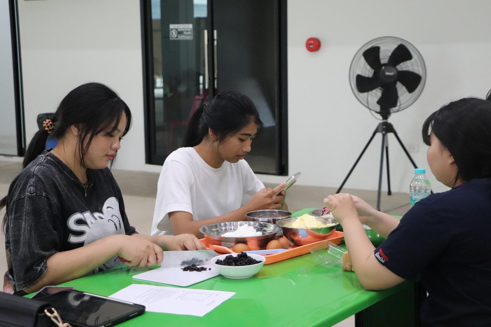 51. ครงการอบรมเชิงปฏิบัติการอาชีพที่ 2 อาชีพทำคุกกี้ข้าวโอ๊ต