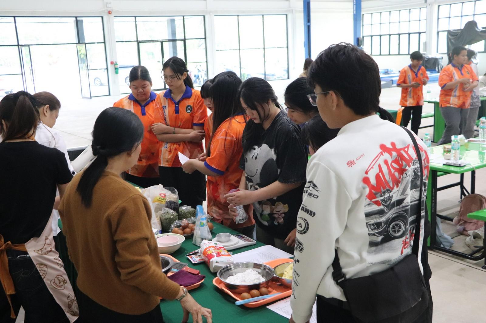 57. ครงการอบรมเชิงปฏิบัติการอาชีพที่ 2 อาชีพทำคุกกี้ข้าวโอ๊ต