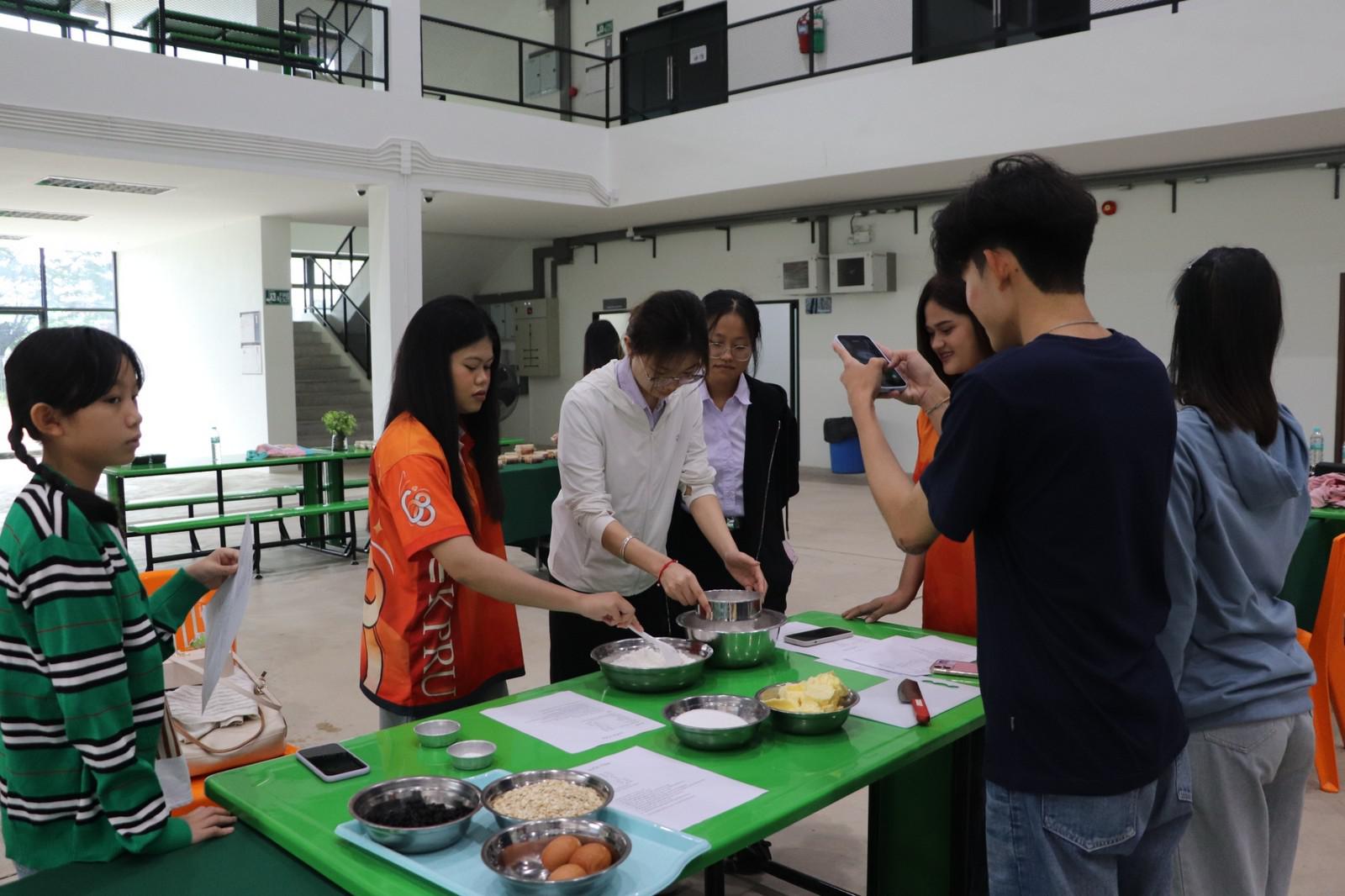 61. ครงการอบรมเชิงปฏิบัติการอาชีพที่ 2 อาชีพทำคุกกี้ข้าวโอ๊ต