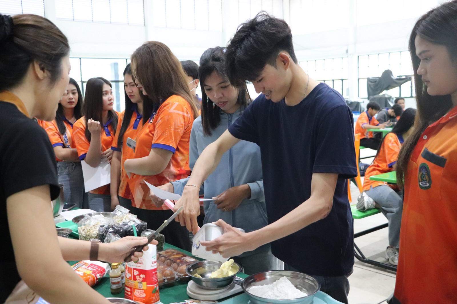 65. ครงการอบรมเชิงปฏิบัติการอาชีพที่ 2 อาชีพทำคุกกี้ข้าวโอ๊ต