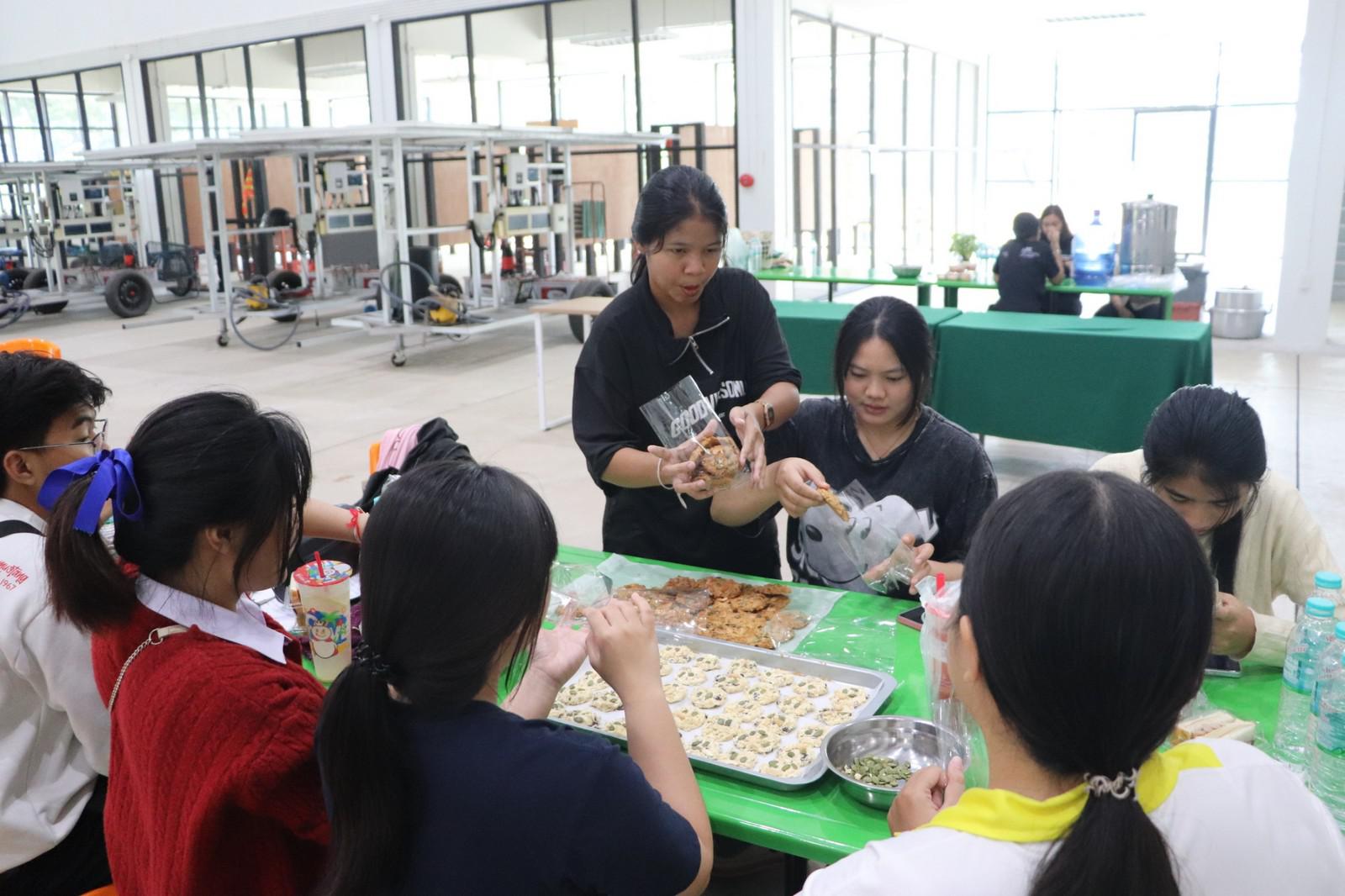 125. ครงการอบรมเชิงปฏิบัติการอาชีพที่ 2 อาชีพทำคุกกี้ข้าวโอ๊ต