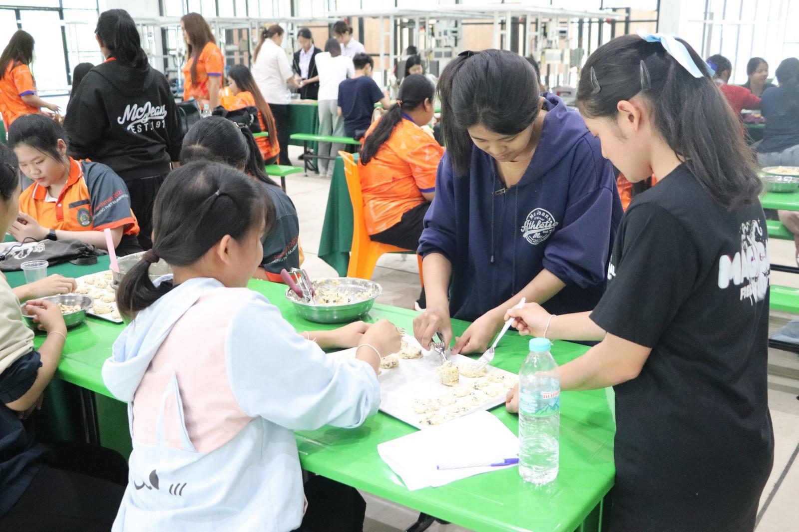 129. ครงการอบรมเชิงปฏิบัติการอาชีพที่ 2 อาชีพทำคุกกี้ข้าวโอ๊ต