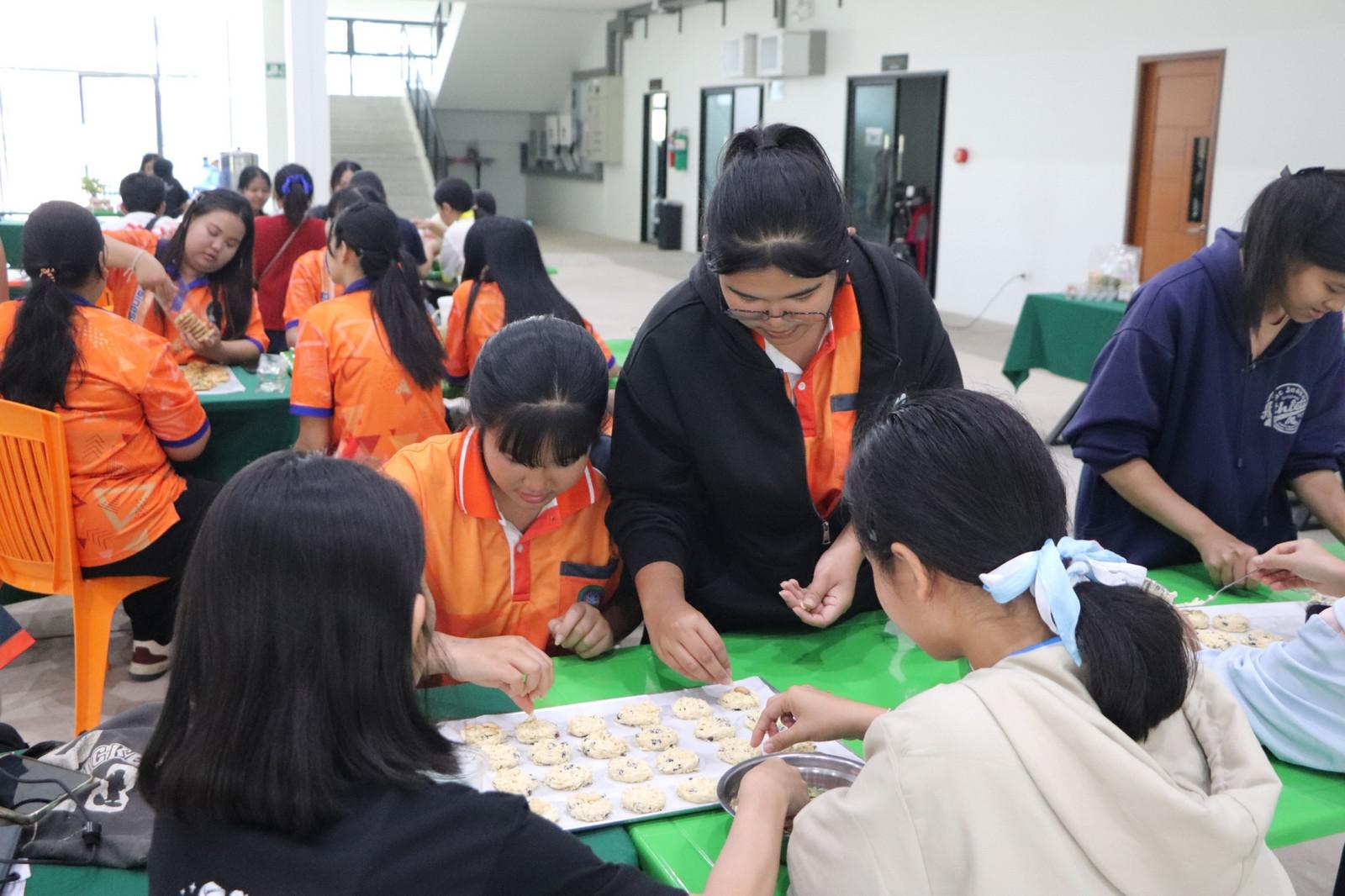 130. ครงการอบรมเชิงปฏิบัติการอาชีพที่ 2 อาชีพทำคุกกี้ข้าวโอ๊ต