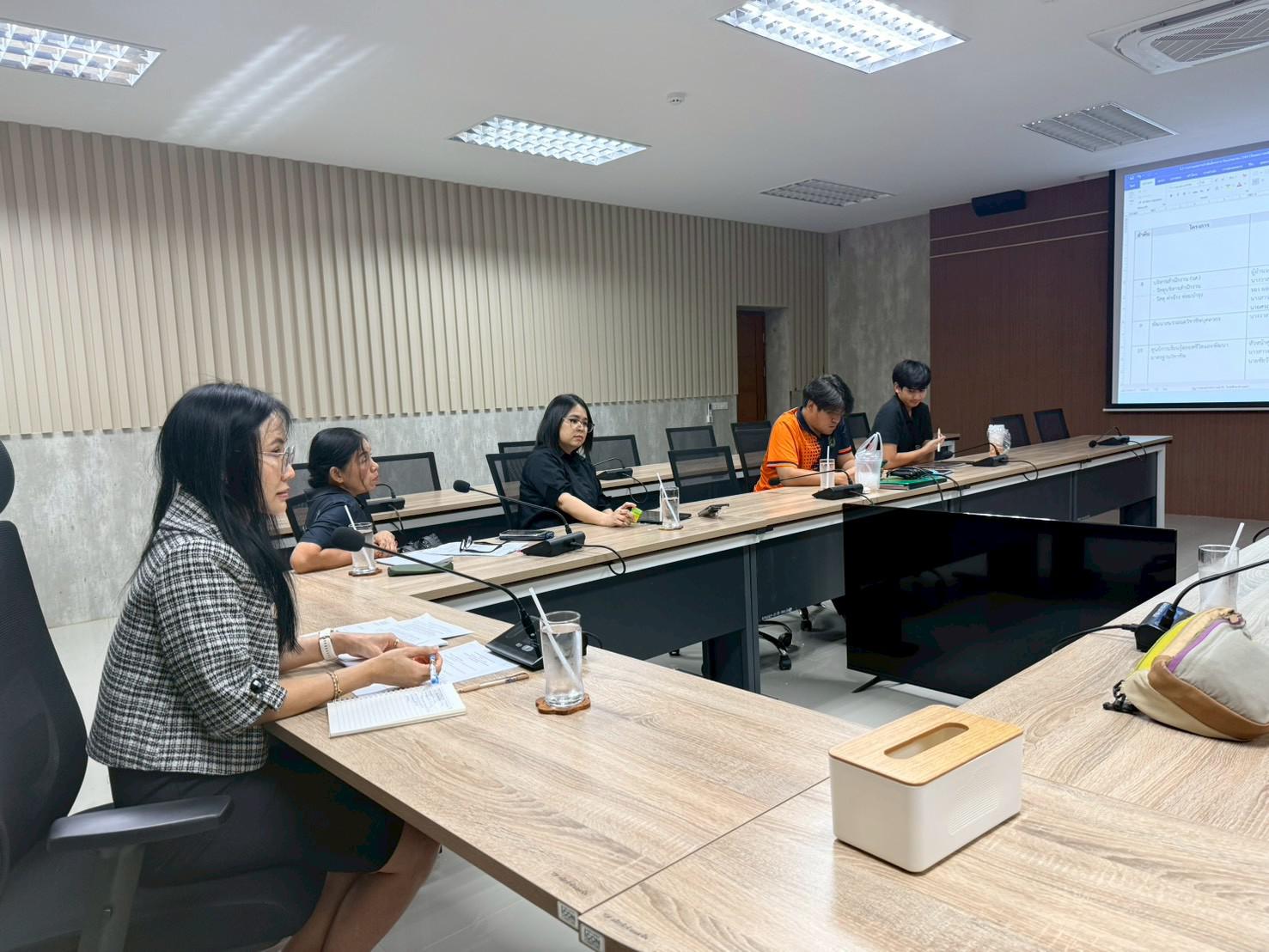 4. กิจกรรมการประชุมบุคลากรประจำสำนักบริการวิชาการและจัดหารายได้ ครั้งที่ 2/2569