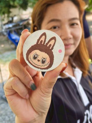 อบรมเชิงปฏิบัติการการทำแมกเนทติดตู้เย็นจากผ้ามัดย้อม