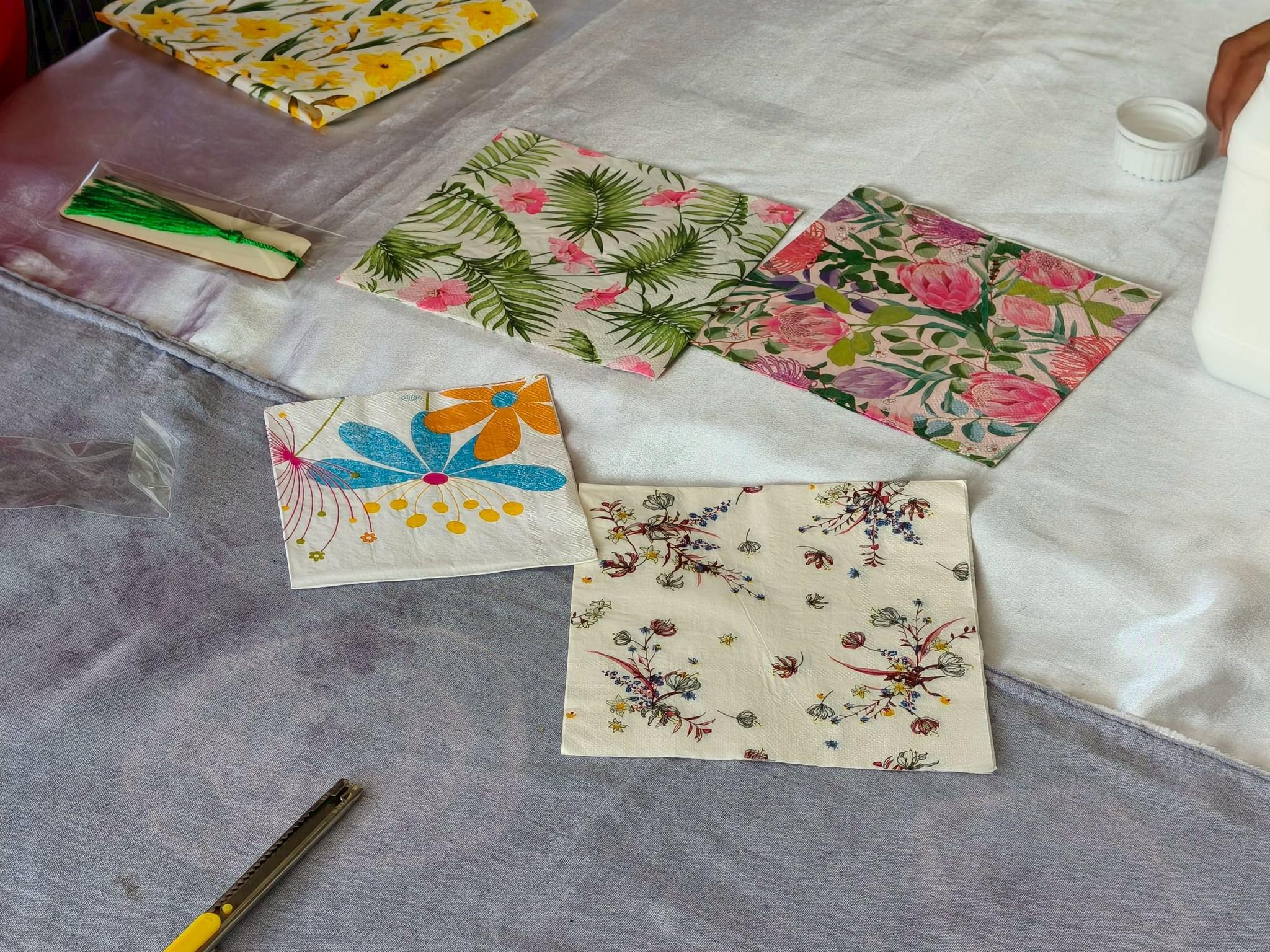 53. กิจกรรม อบรมเชิงปฏิบัติการการทำแมกเนทติดตู้เย็นจากผ้ามัดย้อม วันที่ 12 กุมภาพันธ์ 2569 ณ ที่ทำการวิสาหกิจชุมชนกลุ่มสินค้าชุมชนคนท่าพุทรา