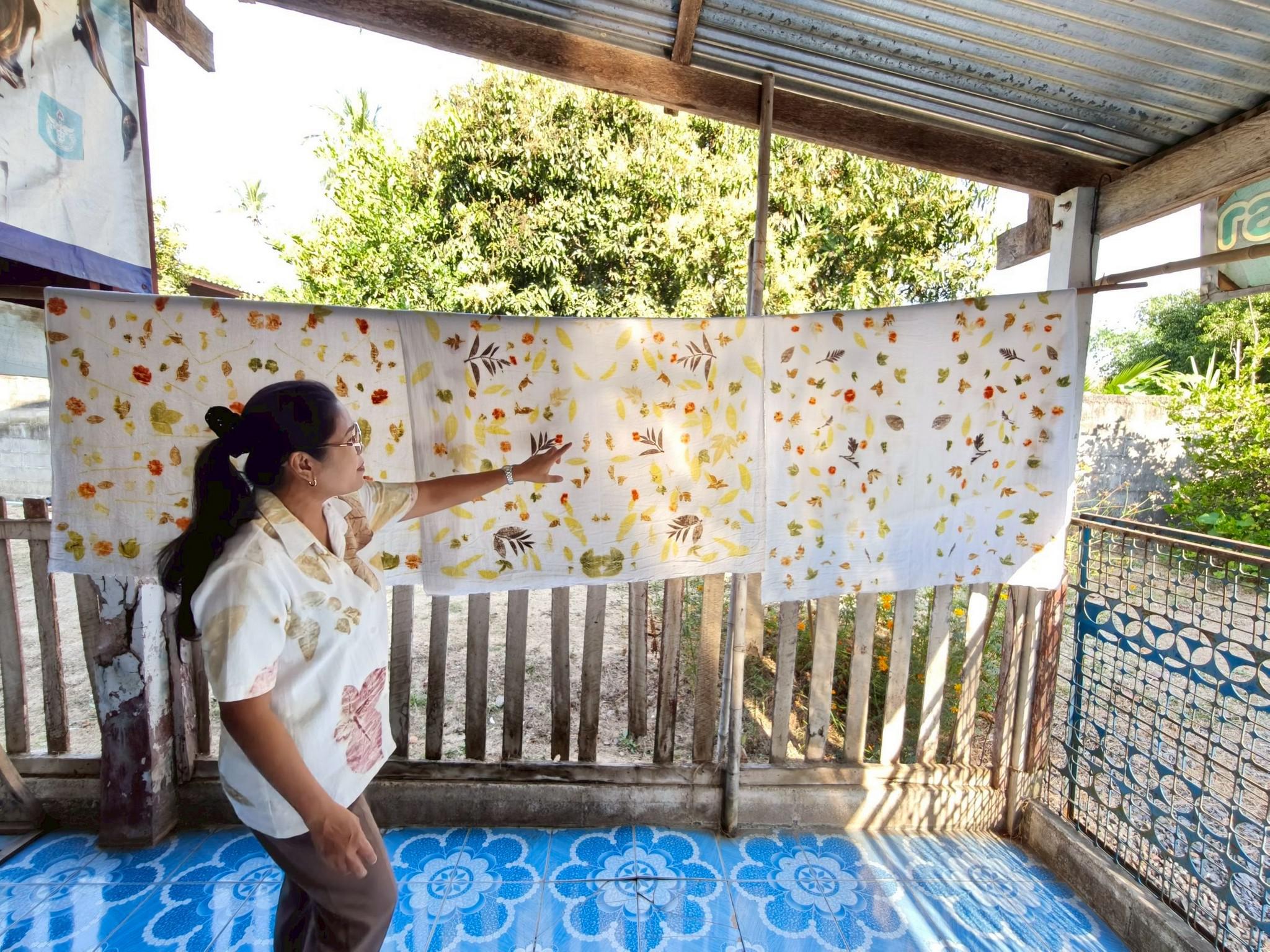 9. อบรมเชิงปฏิบัติการการทำแมกเนทติดตู้เย็นจากผ้ามัดย้อม