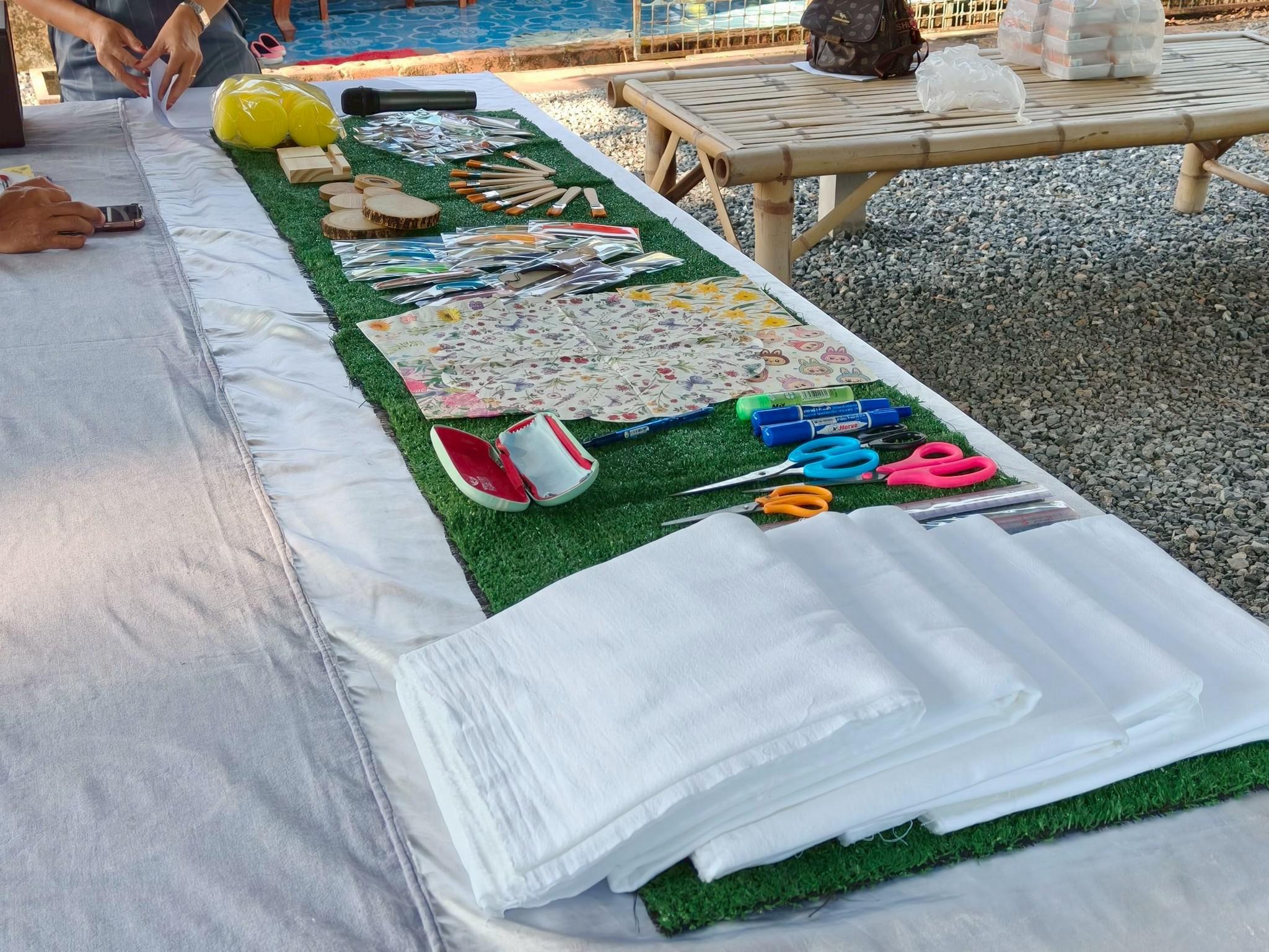 10. อบรมเชิงปฏิบัติการการทำแมกเนทติดตู้เย็นจากผ้ามัดย้อม