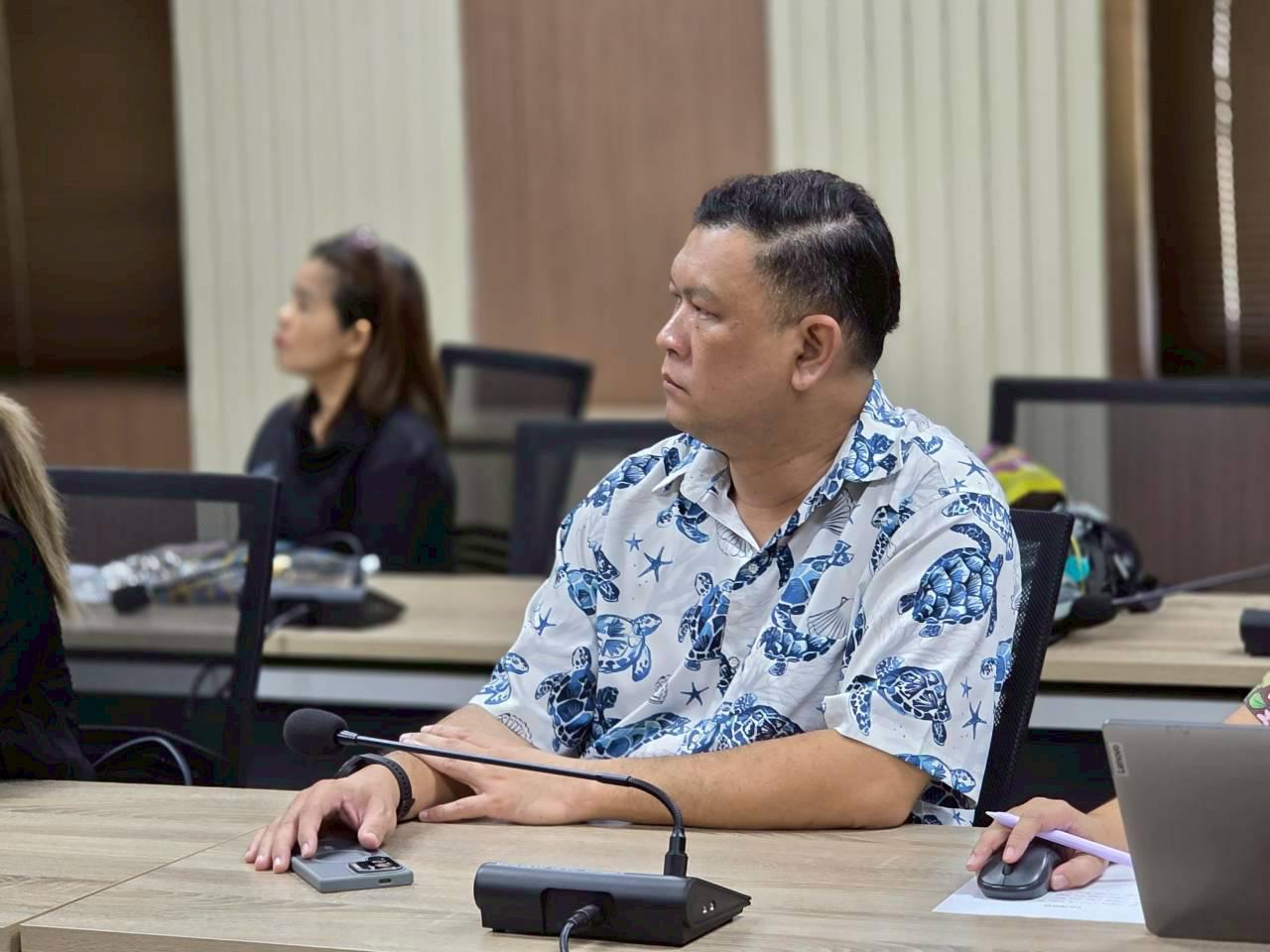 13. ประชุมปรับแบบชุดครุยวิทยฐานะ มรภ.กำแพงเพชร วันที่ 21 เมษายน 2567 ณ ห้องประชุมศิลาแลง ศูนย์การเรียนรู้ตลอดชีวิตและพัฒนามาตรฐานวิชาชีพ (ศุนย์ LPC)