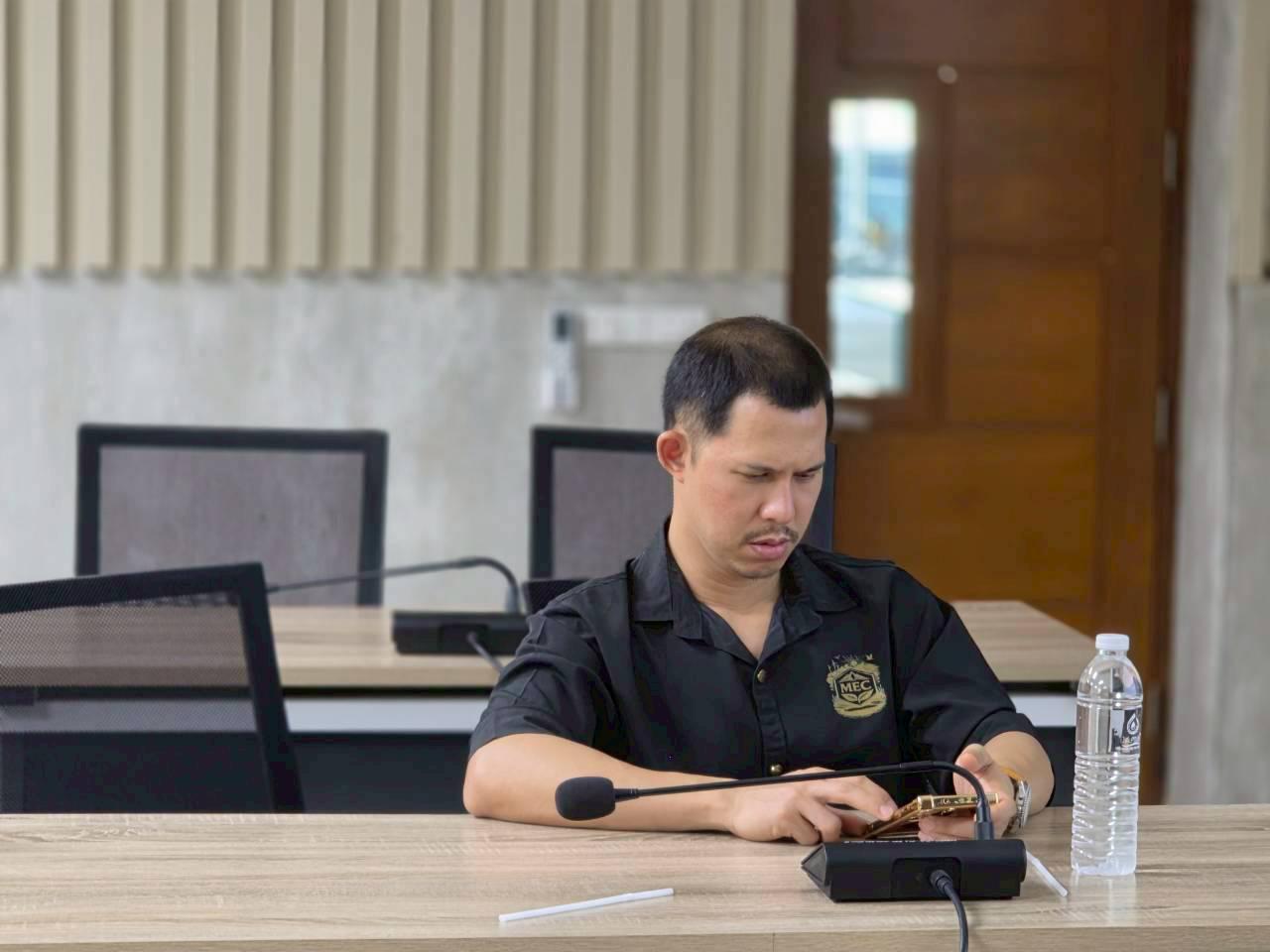 14. ประชุมปรับแบบชุดครุยวิทยฐานะ มรภ.กำแพงเพชร วันที่ 21 เมษายน 2567 ณ ห้องประชุมศิลาแลง ศูนย์การเรียนรู้ตลอดชีวิตและพัฒนามาตรฐานวิชาชีพ (ศุนย์ LPC)