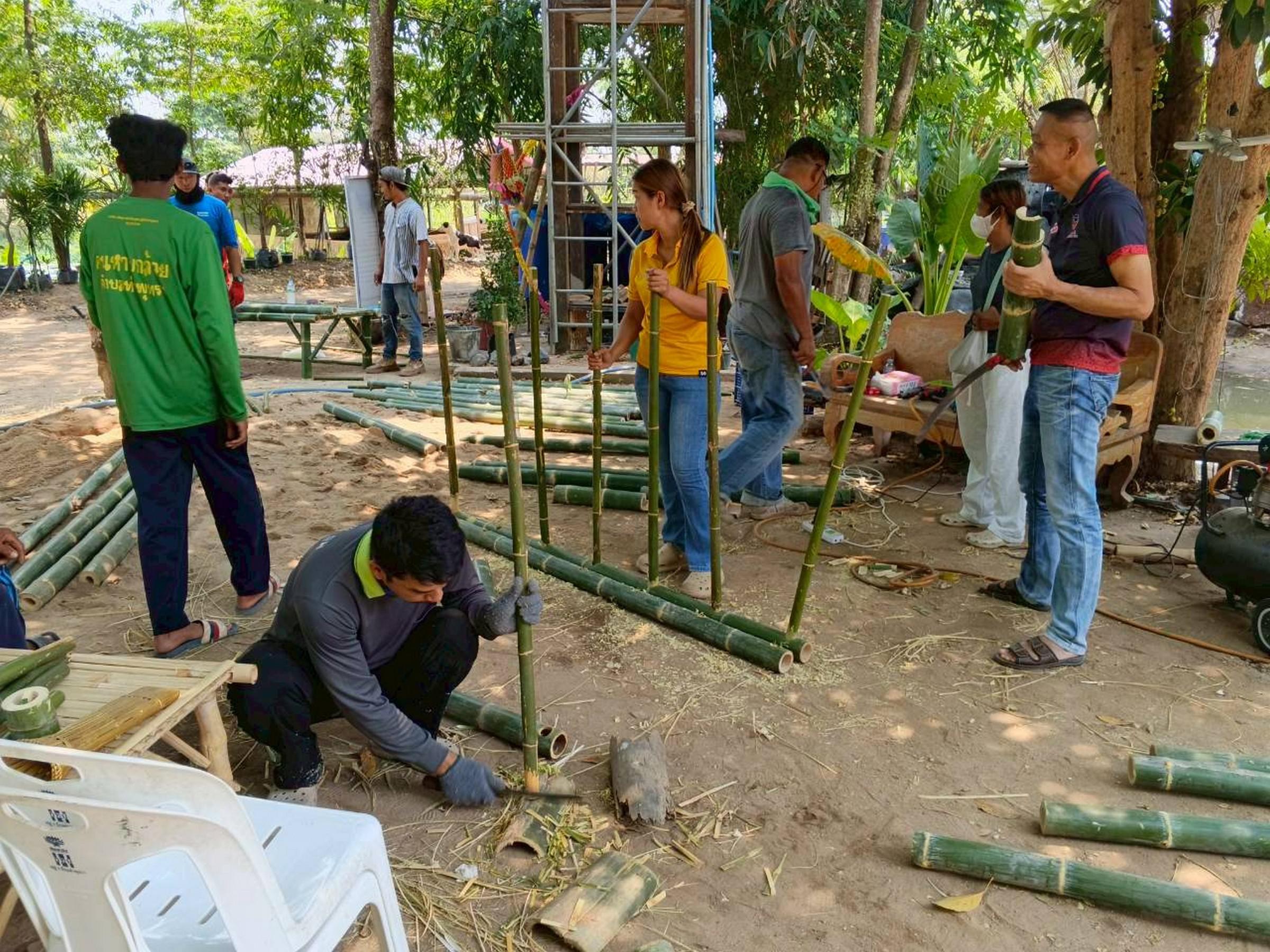 12. อบรมฝึกปฏิบัติการทำแคร่ไม้ไผ่ วันที่ 21 เมษายน 2569