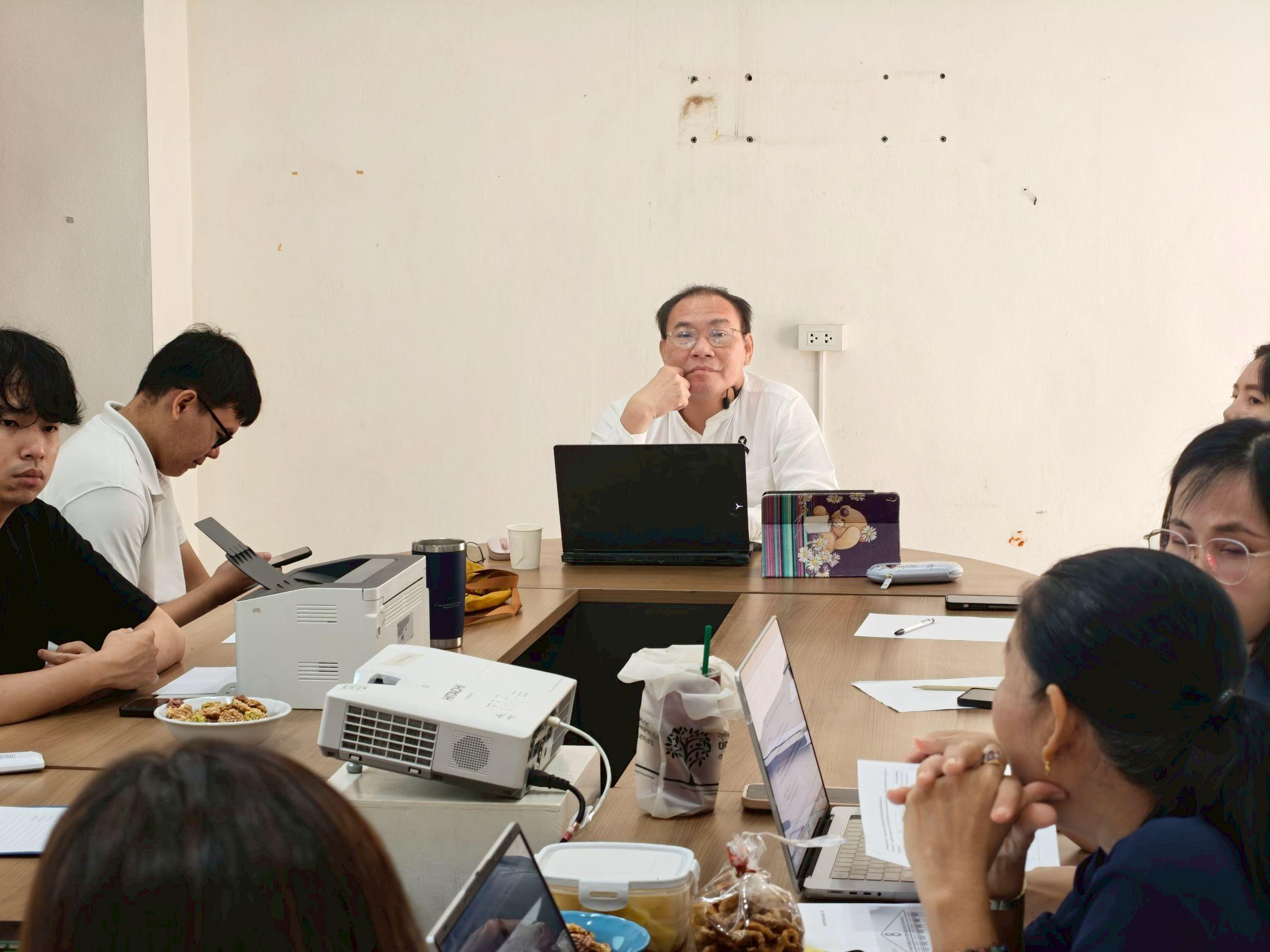2. การประชุมเชิงปฏิบัติการ ทบทวนแผนกลยุทธ์ สำนักบริการวิชาการและจัดหารายได้ ประจำปี 2566 - 2570 (ฉบับปรับปรุง 2570) วันที่ 21 พฤษภาคม 2569  ณ ห้องประชุม ชั้น 1 ตึก KPRU HOME