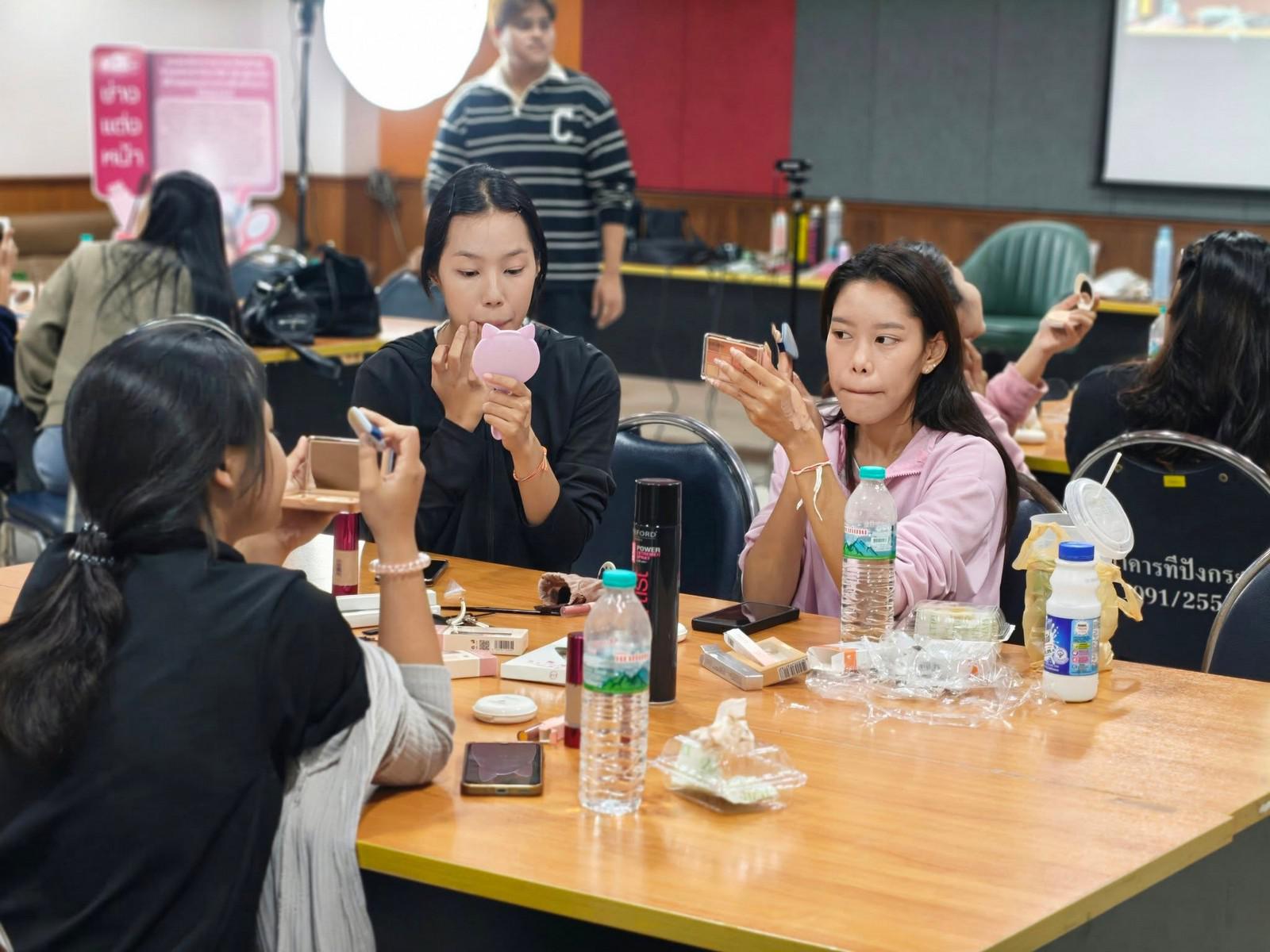 13. กิจกรรม Workshop ส่งเสริมอาชีพที่ 2 “KPRU2Career” : อาชีพแต่งหน้าและทำผม วันที่ 4 กรกฎาคม 2569