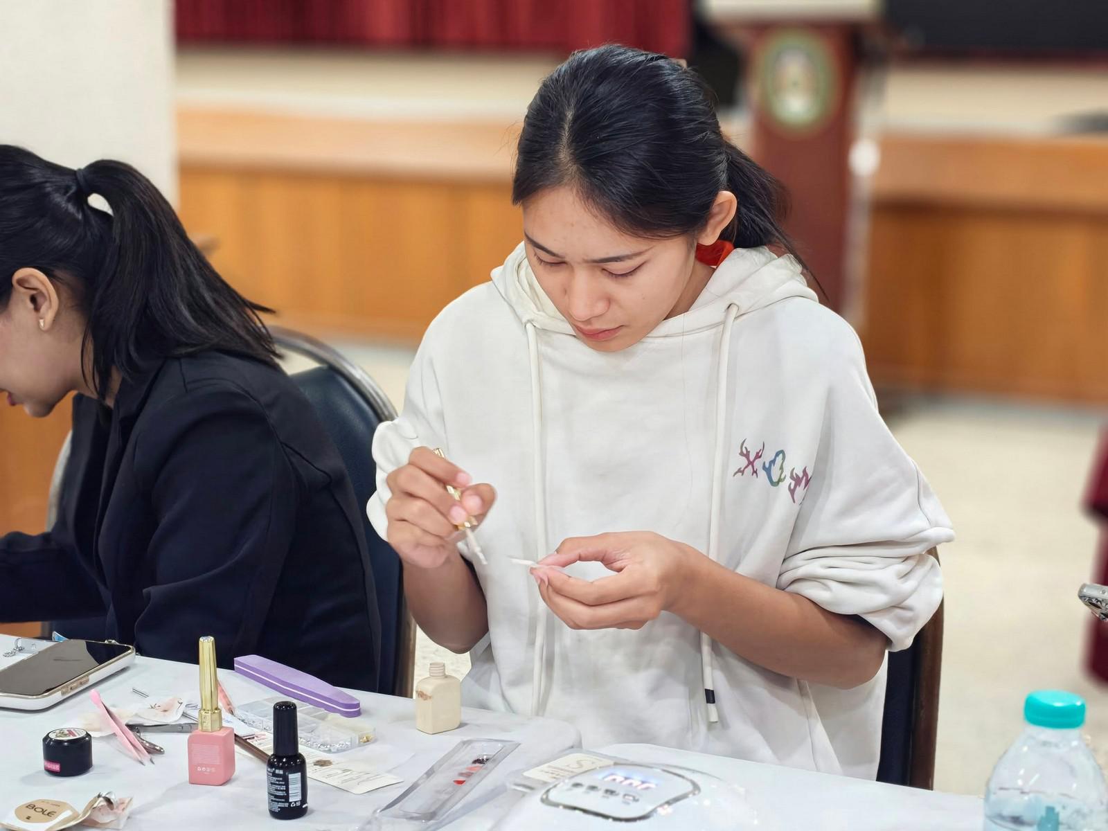 9. กิจกรรม Workshop ส่งเสริมอาชีพที่ 2 “KPRU2Career” : อาชีพช่างเพ้นท์เล็บ วันที่ 4 กรกฎาคม 2569