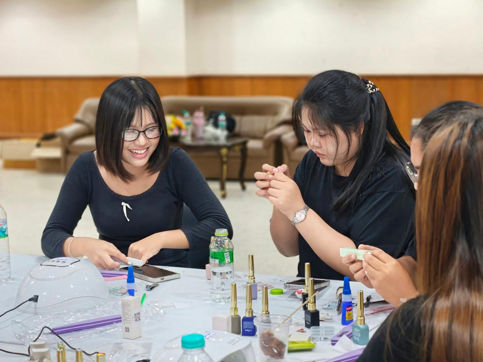13. กิจกรรม Workshop ส่งเสริมอาชีพที่ 2 “KPRU2Career” : อาชีพช่างเพ้นท์เล็บ วันที่ 4 กรกฎาคม 2569