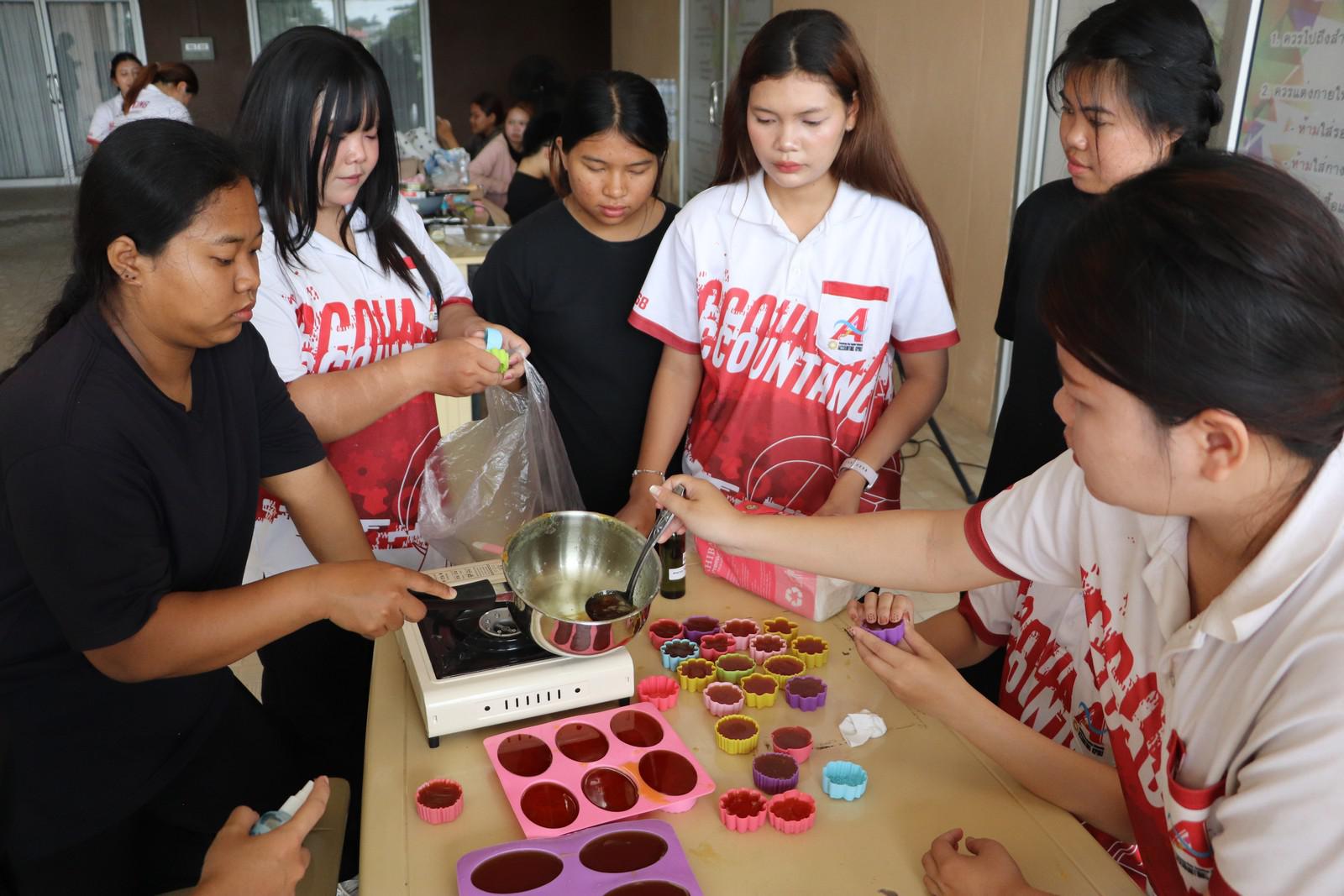 42. กิจกรรม ส่งเสริมอาชีพที่ 2 “KPRU2Career” : อาชีพทำสบู่น้ำผึ้งมะนาว วันที่ 17 กรกฎาคม 2569